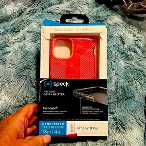 New in box Speck presidio grip + glitter iPhone 11 Pro E104